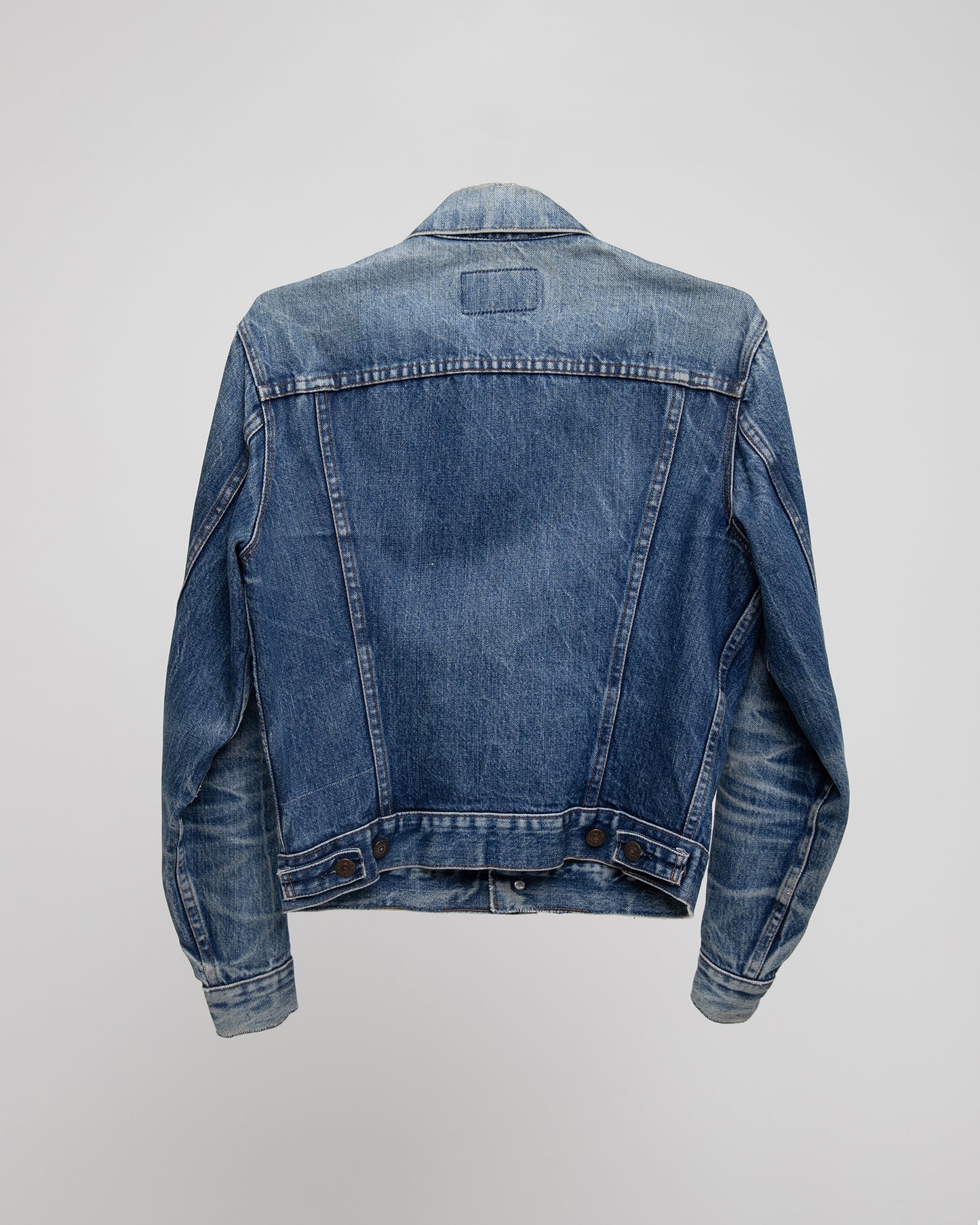 DISTRESSED VINTAGE DENIM JACKET