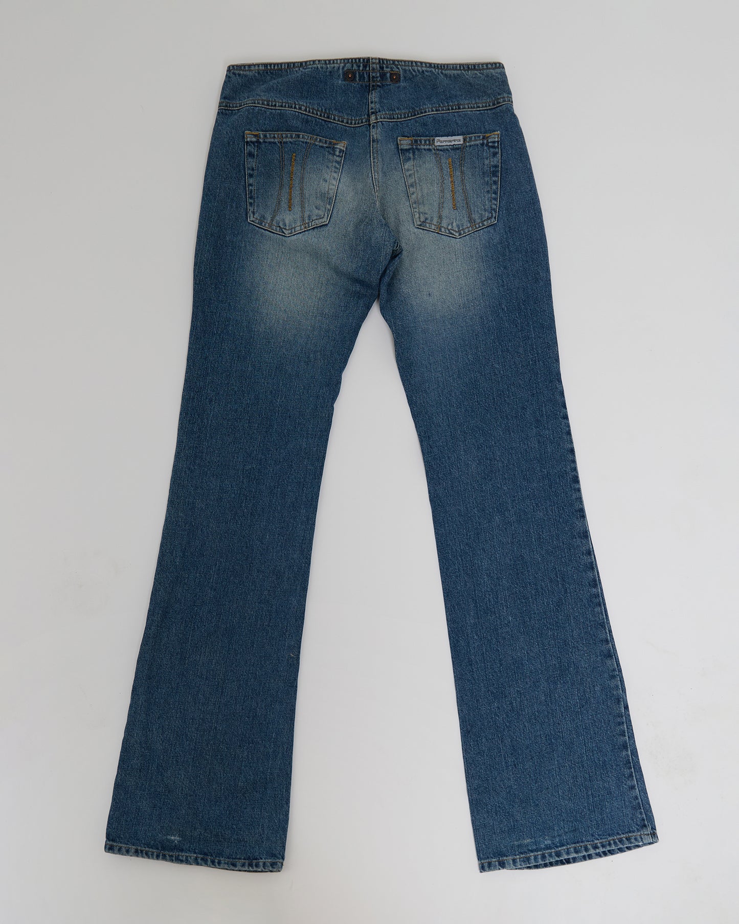 FLARED JEANS WITH BIG BUCKLE