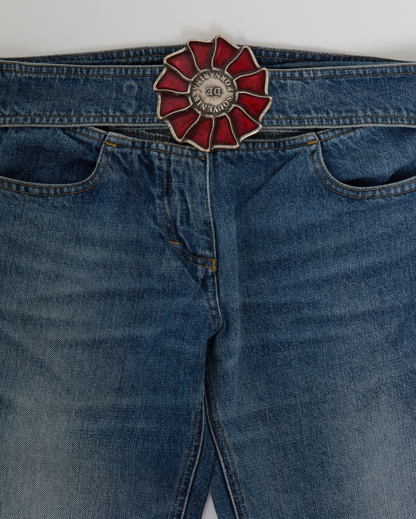 FLARED JEANS WITH BIG BUCKLE